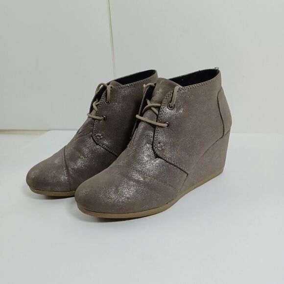 Toms Women's Gray Metallic Ankle Booties Wedge Lace Up boots Size 7 - Picture 1 of 11
